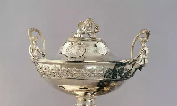 Suppenterrine, Silber, von Jean-Baptiste-Claude Odiot, Paris 1823, aus dem badischen Hofsilber