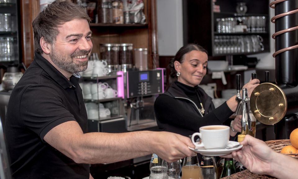 Marco Bissoli und Silvia Schreiner im Café Schlosswache; Foto: Marco Bissoli Marco Bissoli und Silvia Schreiner im Café Schlosswache; Foto: Marco Bissoli
